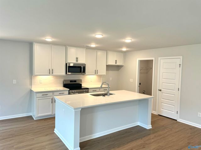 28050 Caperton Drive, Harvest, AL 35749