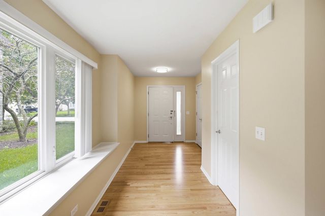 2645 Chelsey Street, Buffalo Grove, IL 60089