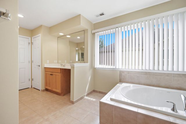 2645 Chelsey Street, Buffalo Grove, IL 60089