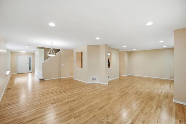 2645 Chelsey Street, Buffalo Grove, IL 60089