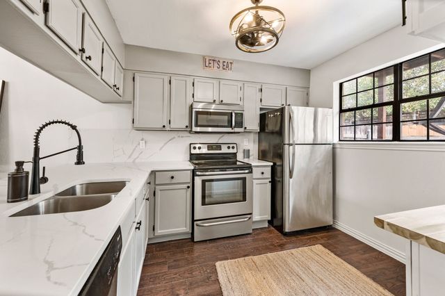 1912 Shadowood Trail, Colleyville, TX 76034