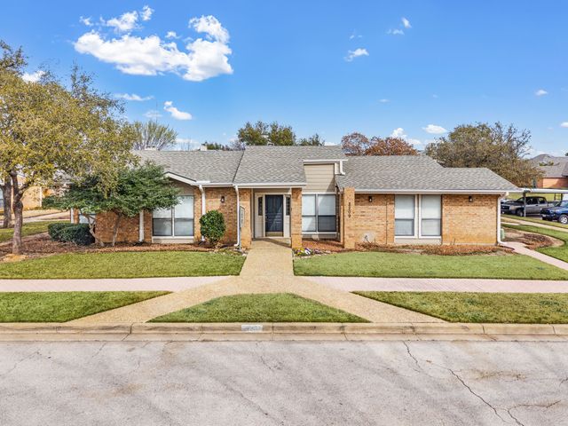 1912 Shadowood Trail, Colleyville, TX 76034