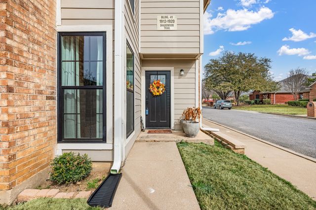 1912 Shadowood Trail, Colleyville, TX 76034