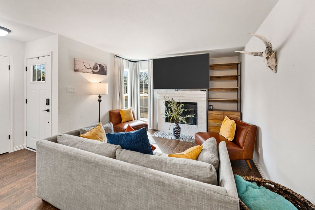 1912 Shadowood Trail, Colleyville, TX 76034