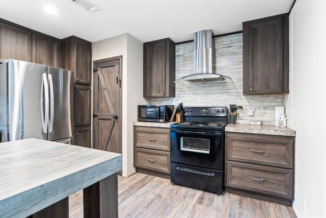 92 County Road 6473, Dayton, TX 77535