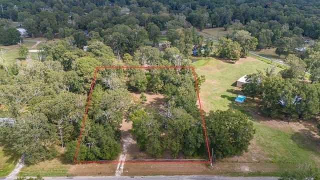 92 County Road 6473, Dayton, TX 77535