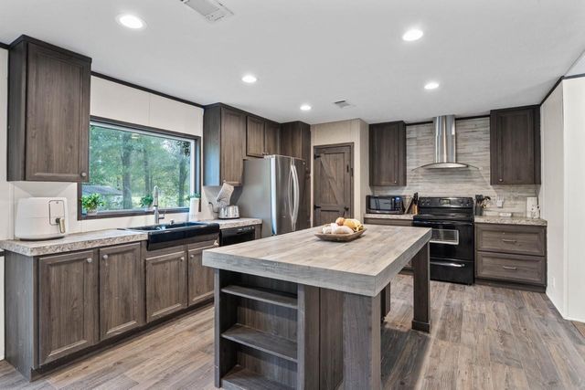 92 County Road 6473, Dayton, TX 77535