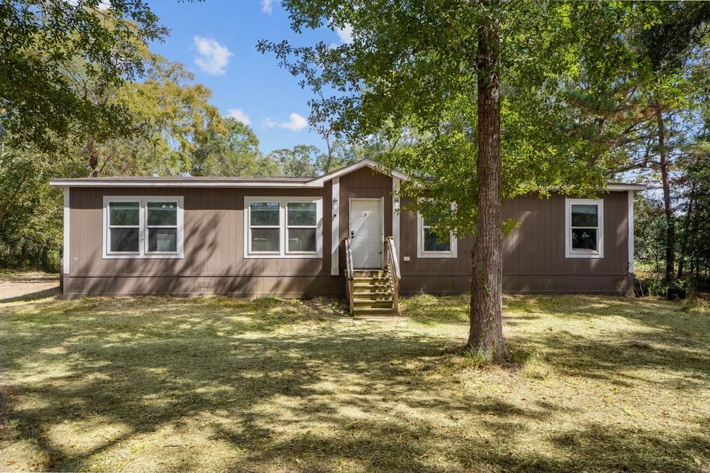 92 County Road 6473, Dayton, TX 77535