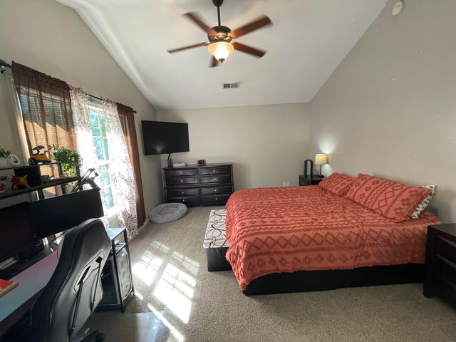 118 Back Stretch Drive, Georgetown, KY 40324