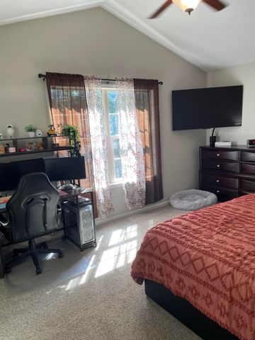 118 Back Stretch Drive, Georgetown, KY 40324