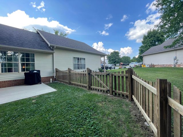 118 Back Stretch Drive, Georgetown, KY 40324