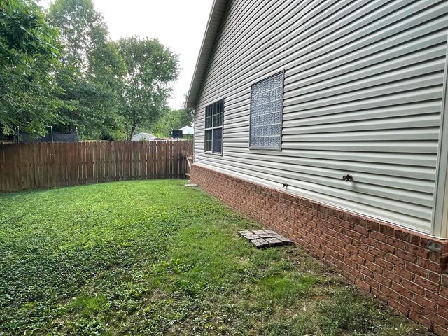 118 Back Stretch Drive, Georgetown, KY 40324