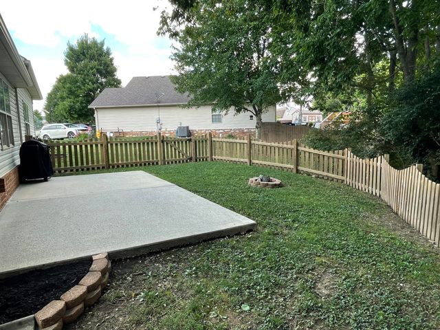 118 Back Stretch Drive, Georgetown, KY 40324