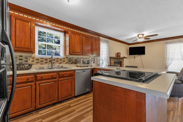 123 Lower Roans Creek Rd, Linden, TN 37096