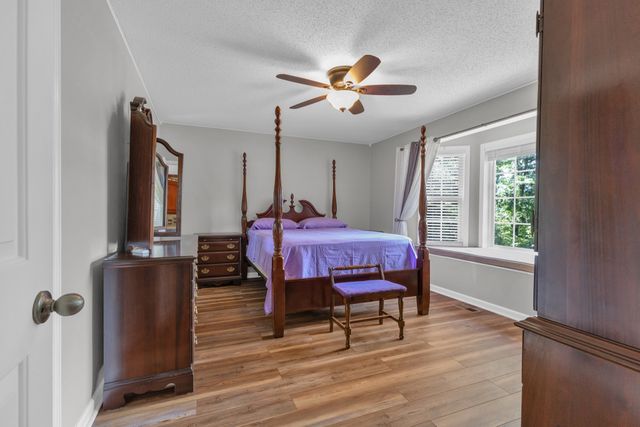 123 Lower Roans Creek Rd, Linden, TN 37096