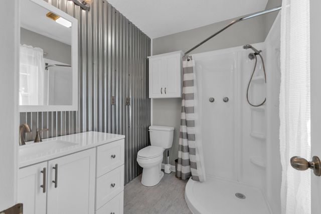 123 Lower Roans Creek Rd, Linden, TN 37096