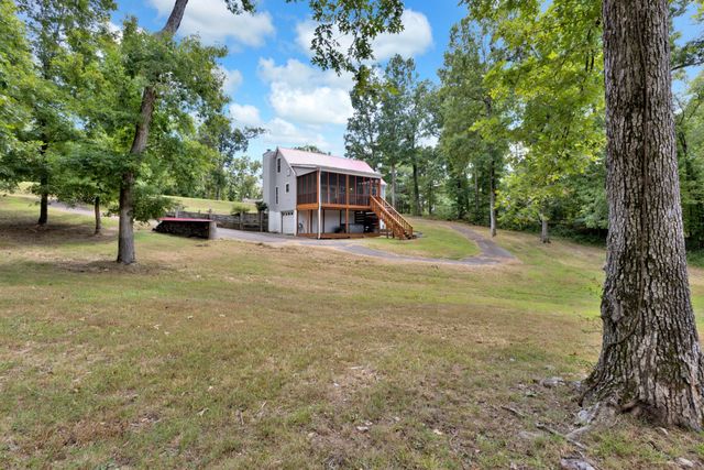 123 Lower Roans Creek Rd, Linden, TN 37096