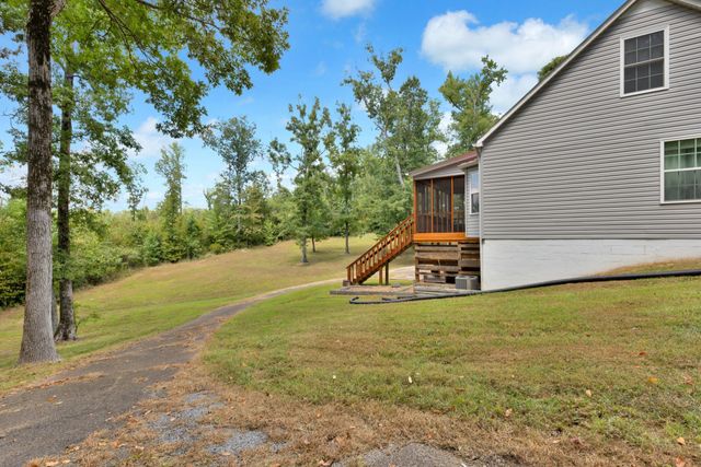 123 Lower Roans Creek Rd, Linden, TN 37096