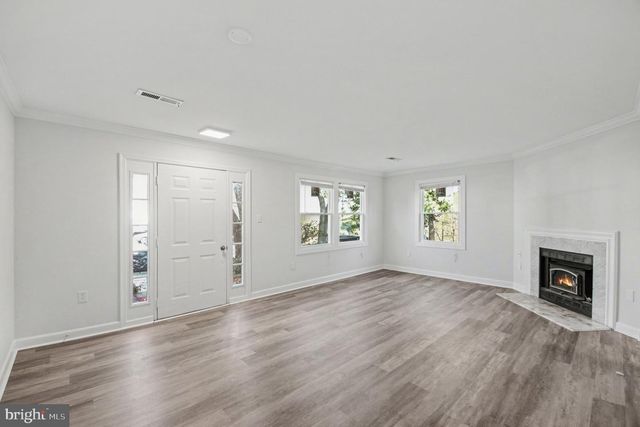 12101 SALEMTOWN DR, Woodbridge, VA 22192