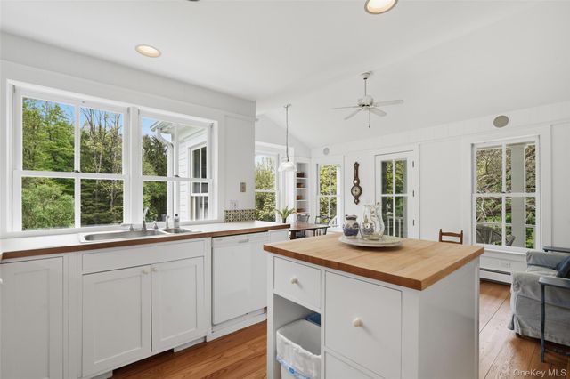 2 Mekeel Street, Katonah, NY 10536