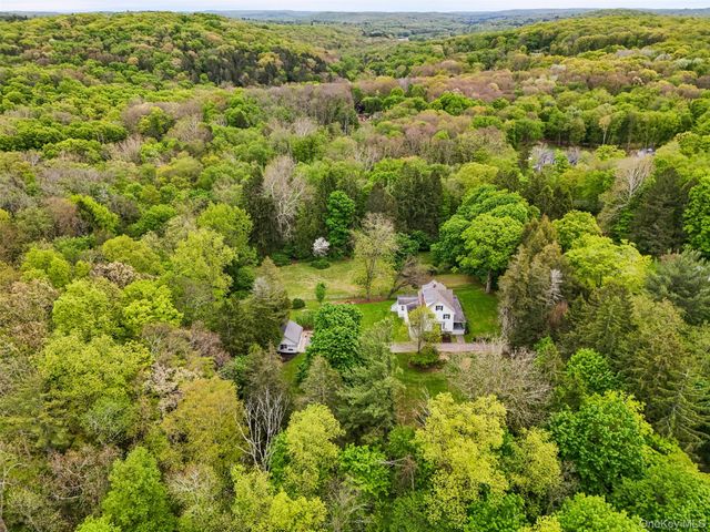 2 Mekeel Street, Katonah, NY 10536