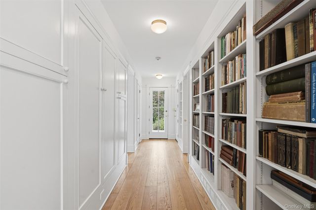 2 Mekeel Street, Katonah, NY 10536