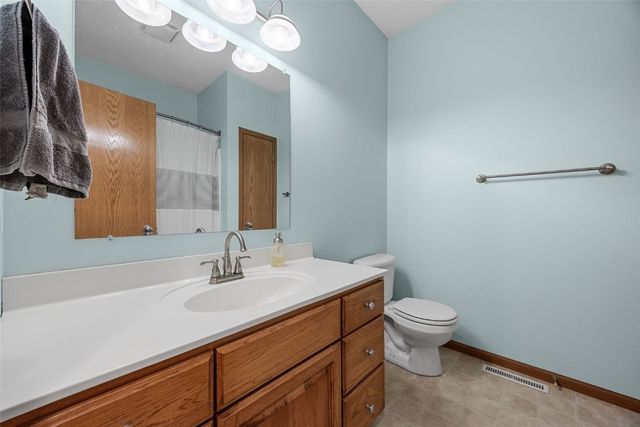 2235 Robert Drive, Marion, IA 52302