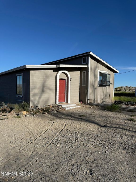 6722 Power Line Rd, Fallon, NV 89406