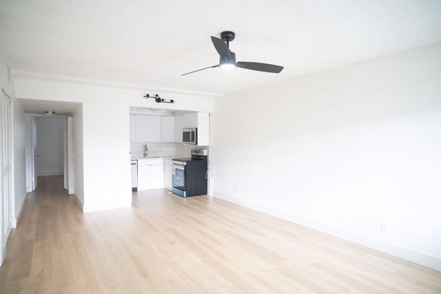 701 Pine Drive 107, Pompano Beach, FL 33060