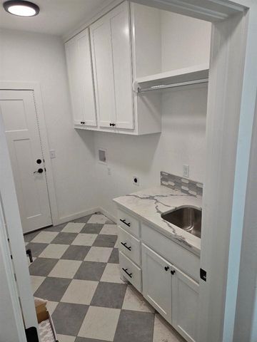 5873 NE Minnow Ln, Elgin, OK 73538