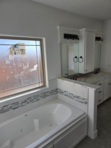 5873 NE Minnow Ln, Elgin, OK 73538