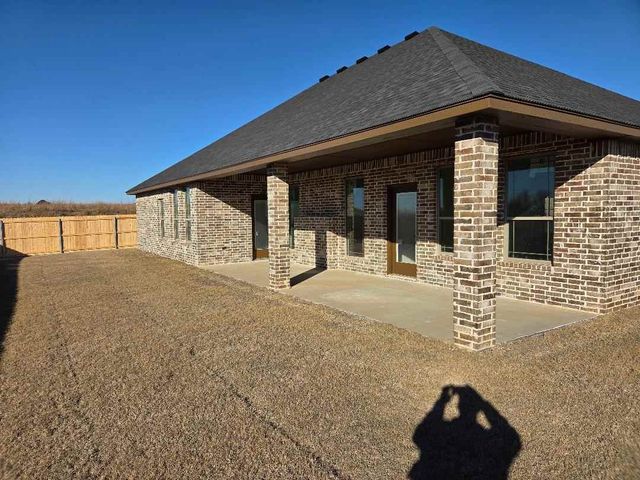 5873 NE Minnow Ln, Elgin, OK 73538