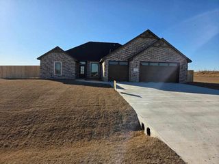 5873 NE Minnow Ln, Elgin, OK 73538