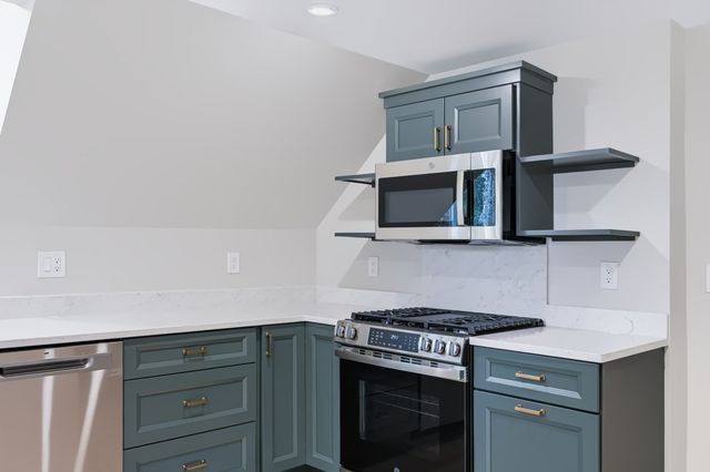 19 Charnock St 2, Beverly, MA 01915