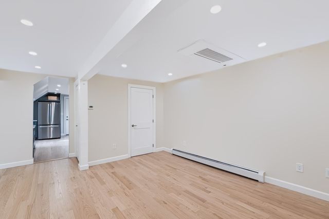 19 Charnock St 2, Beverly, MA 01915