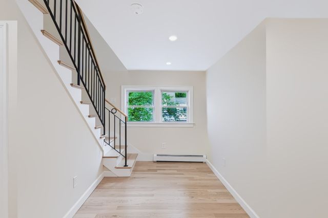19 Charnock St 2, Beverly, MA 01915