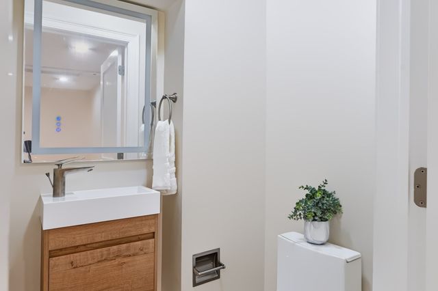 19 Charnock St 2, Beverly, MA 01915