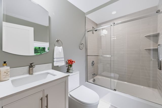 19 Charnock St 2, Beverly, MA 01915