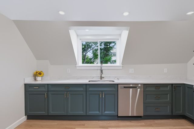 19 Charnock St 2, Beverly, MA 01915