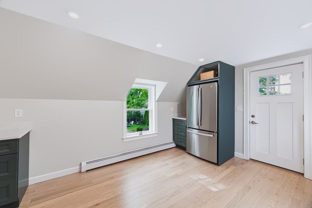 19 Charnock St 2, Beverly, MA 01915
