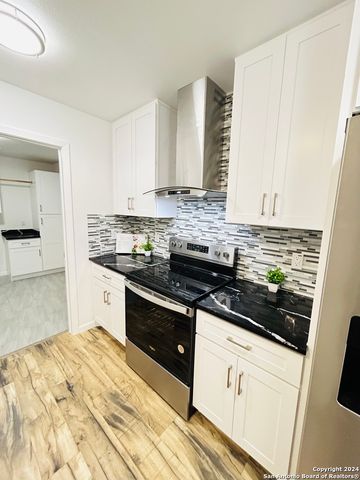 129 BEECHWOOD AVE, Universal City, TX 78148