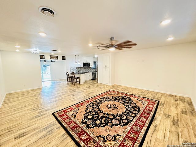 129 BEECHWOOD AVE, Universal City, TX 78148