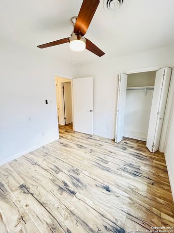 129 BEECHWOOD AVE, Universal City, TX 78148