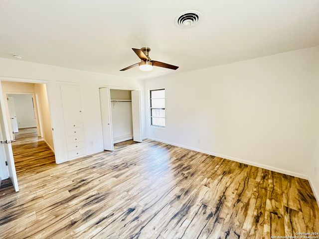 129 BEECHWOOD AVE, Universal City, TX 78148