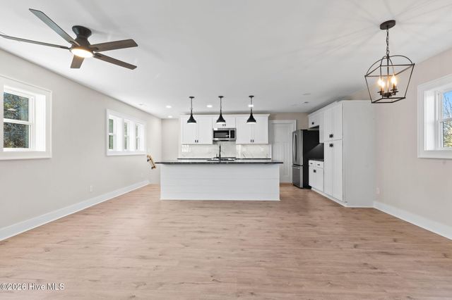 6869 Eastbrook Avenue SW, Ocean Isle Beach, NC 28469