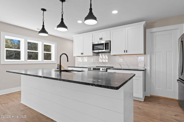 6869 Eastbrook Avenue SW, Ocean Isle Beach, NC 28469