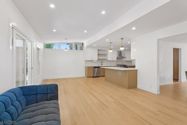 215 Exeter Way, Hillside Twp., NJ 07205
