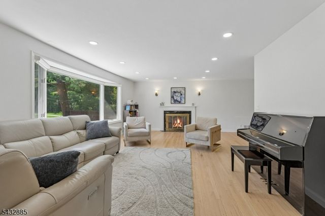 215 Exeter Way, Hillside Twp., NJ 07205