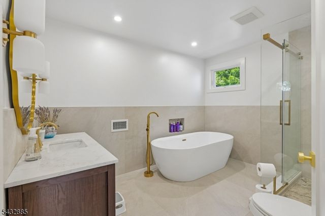 215 Exeter Way, Hillside Twp., NJ 07205