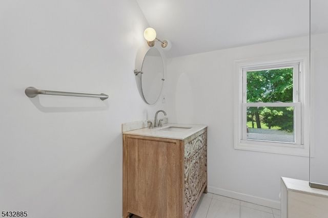 215 Exeter Way, Hillside Twp., NJ 07205